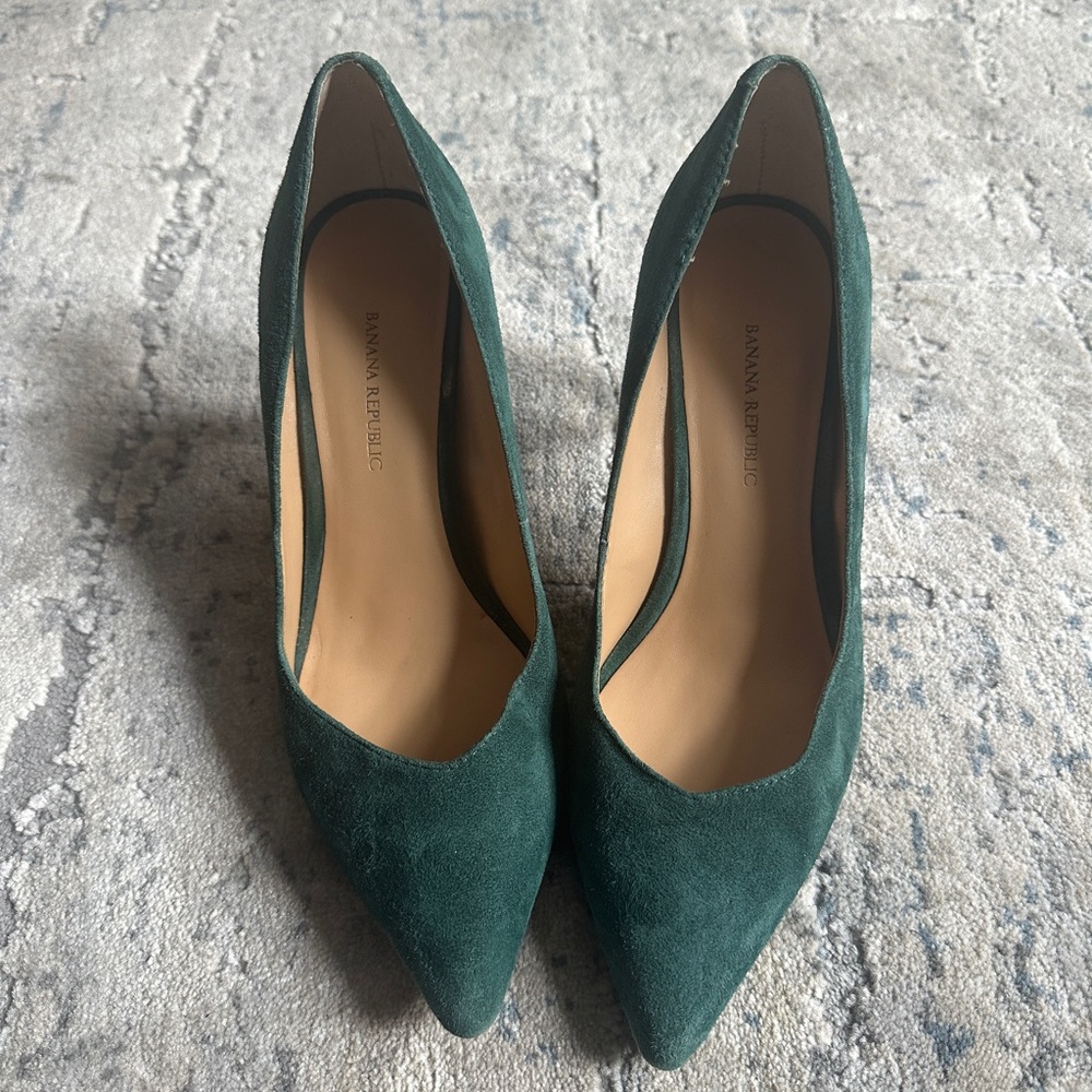 Banana Republic Green Suede Heels